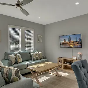 Apartment New 3/2 Duplex Minutes From Heart Of -unit B United States